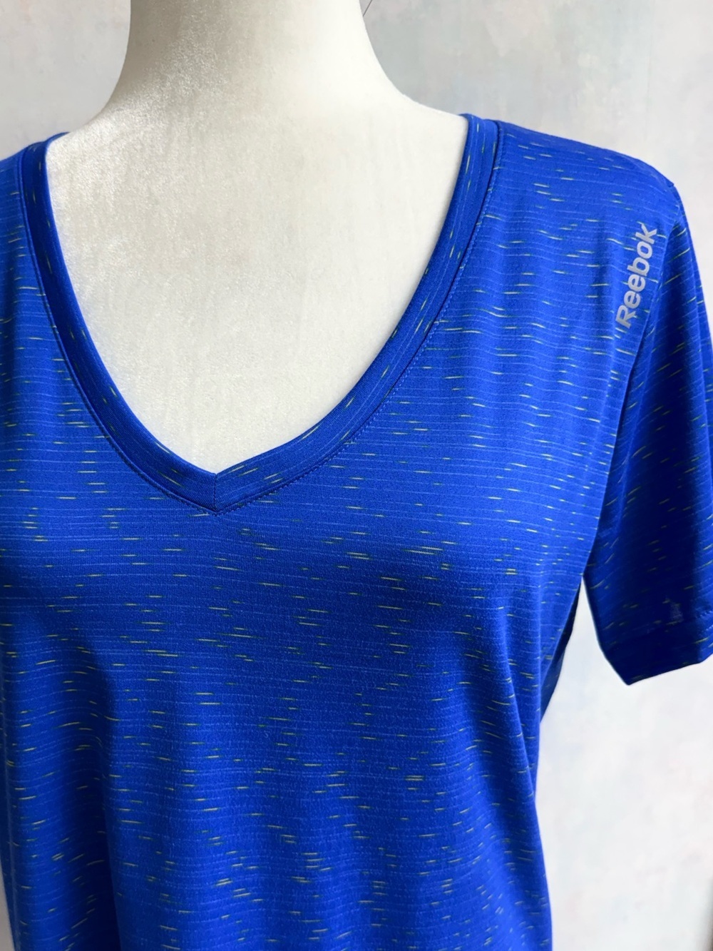 NWOT Reebok Women's Royal Blue V-Neck Top 1/$10 or 2/$15 - Picture 2 of 6